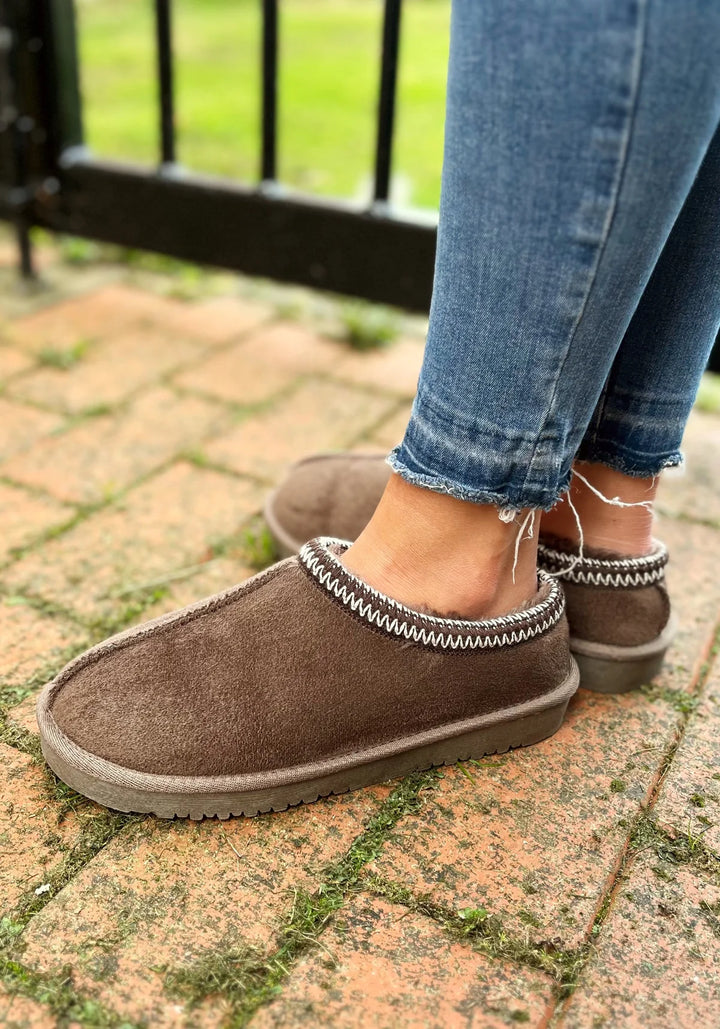 Kelly Slippers Mocha